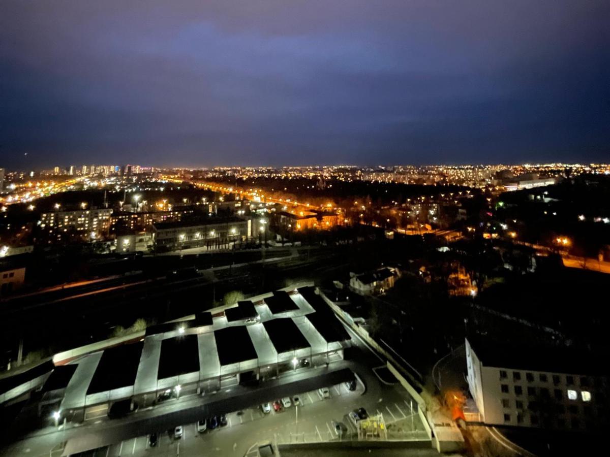 Сozy 704 Sunrise Apartments On The 22Nd Floor In The Center Odessa Eksteriør billede